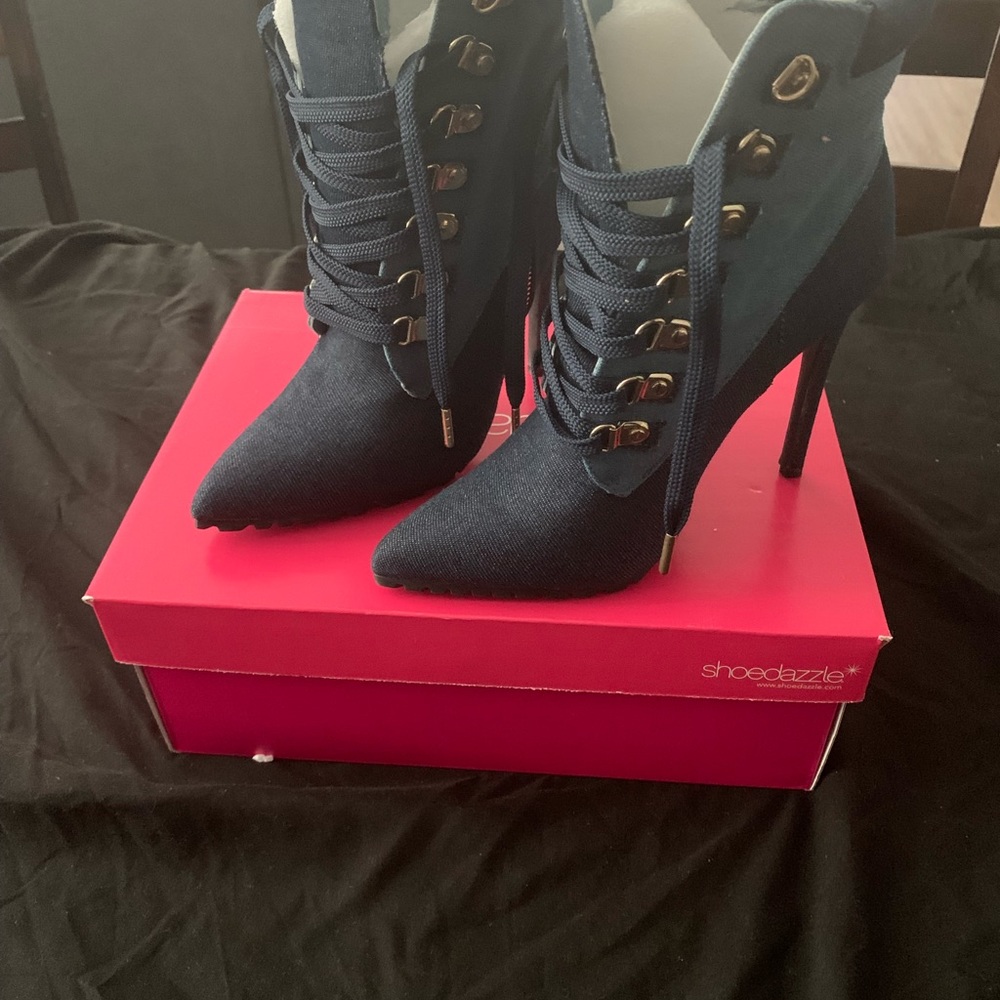 A nice denim ankle boot Size 7. From Shoe Dazzle.